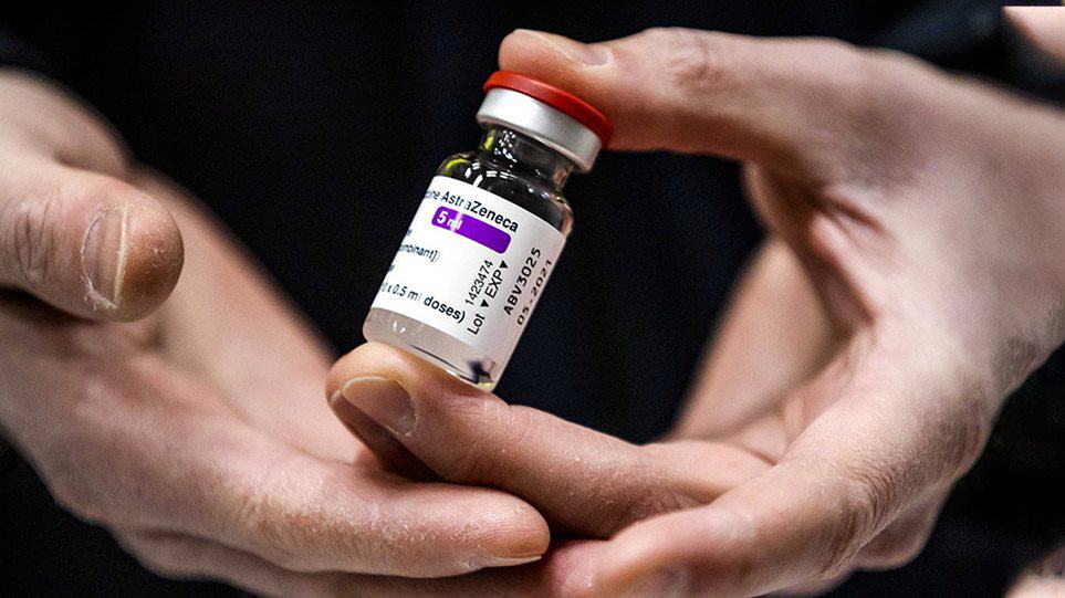 Greece gives green light for over 65s to receive AstraZeneca vaccine