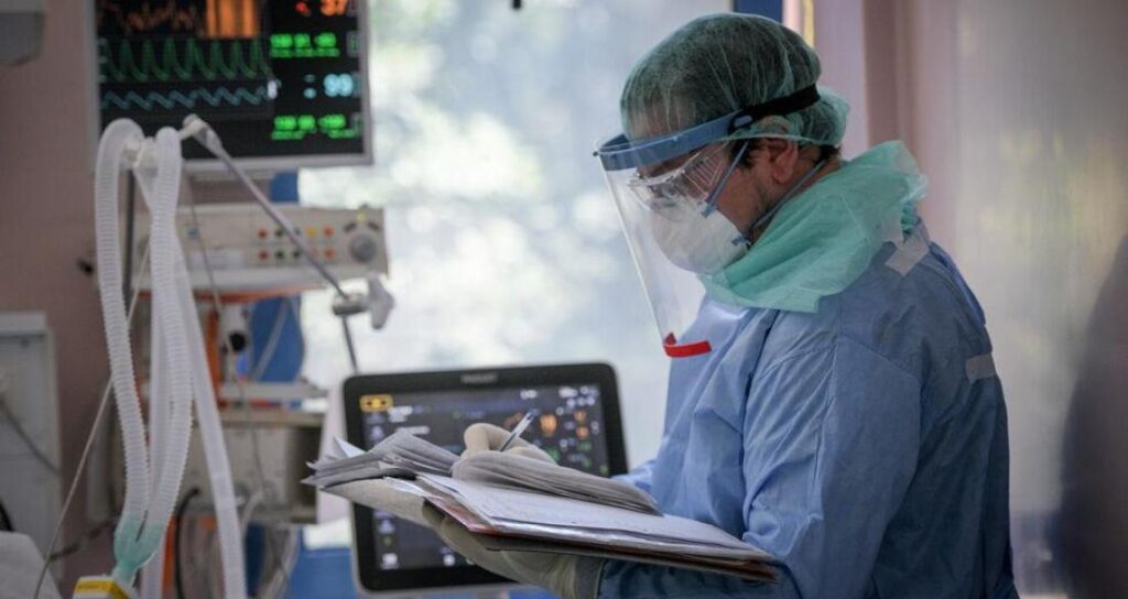 Greece sees jump in ICU patients with covid-19