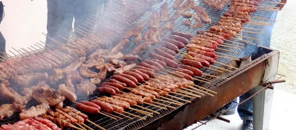 The tradition of Tsiknopempti, The day Greeks eat large amounts of grilled meat