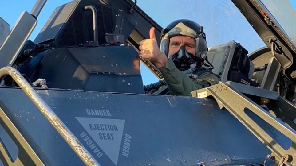 Ο Πρεσβευτής των ΗΠΑ πετά πάνω από την Ελλάδα με ένα F-16