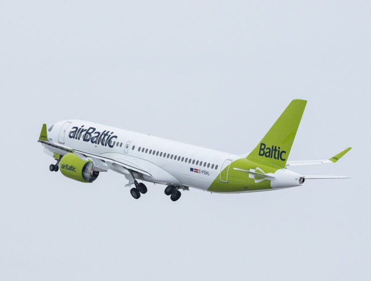 airBaltic announces new flights to Santorini and Heraklion for summer 2021