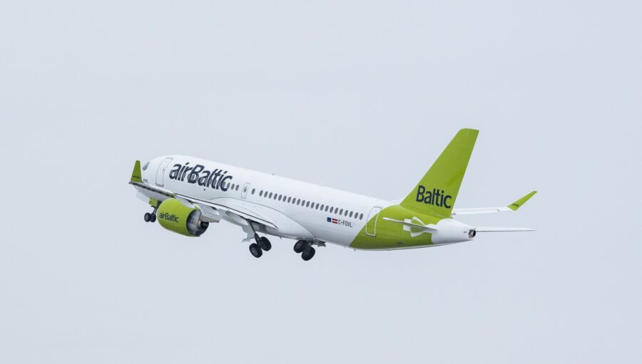 airBaltic announces new flights to Santorini and Heraklion for summer 2021