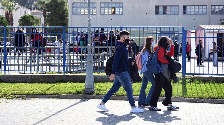 Greece to reopen high schools using Covid-19 self-tests