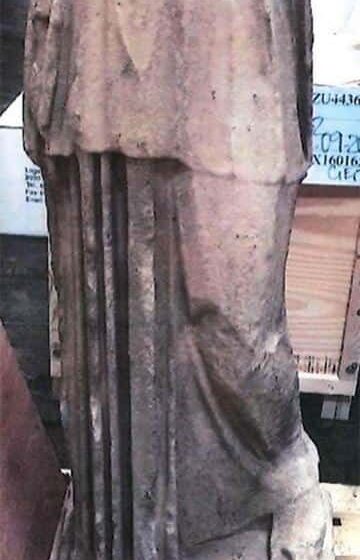 Kim Kardashian DENIES trying to import 'looted' ancient Roman statue (Greek Copy) 3
