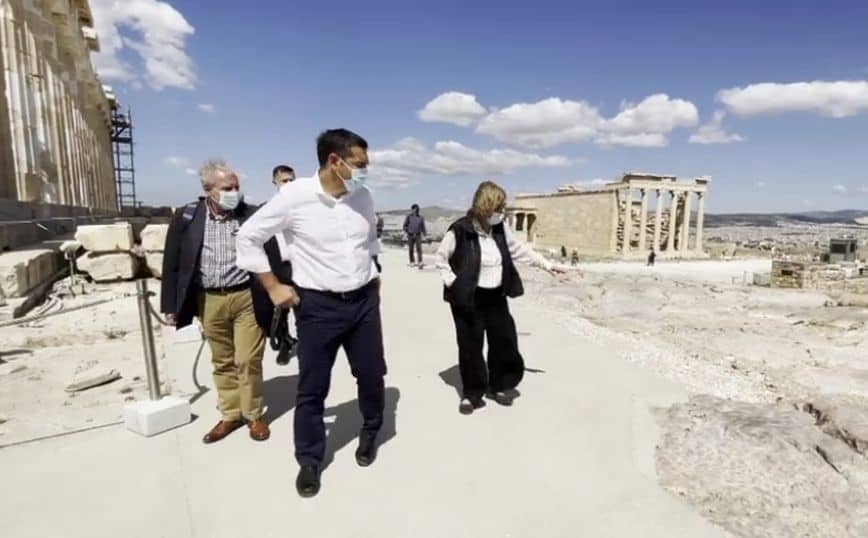 Tsipras at the Acropolis: "Stop abusing our cultural heritage"