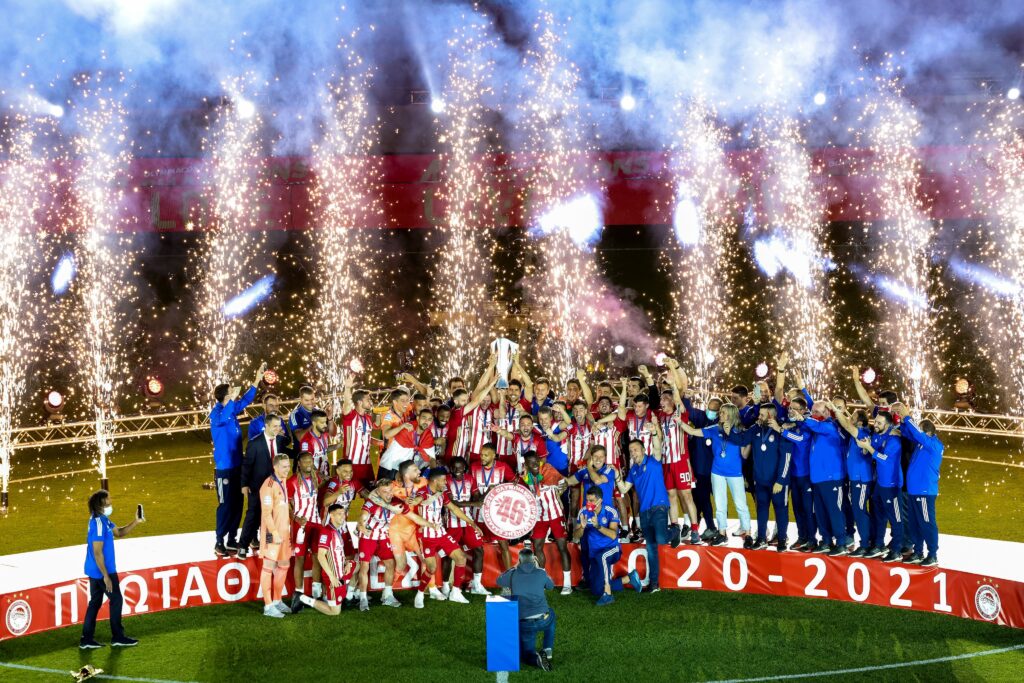 Olympiacos celebrate its 46th Greek title 