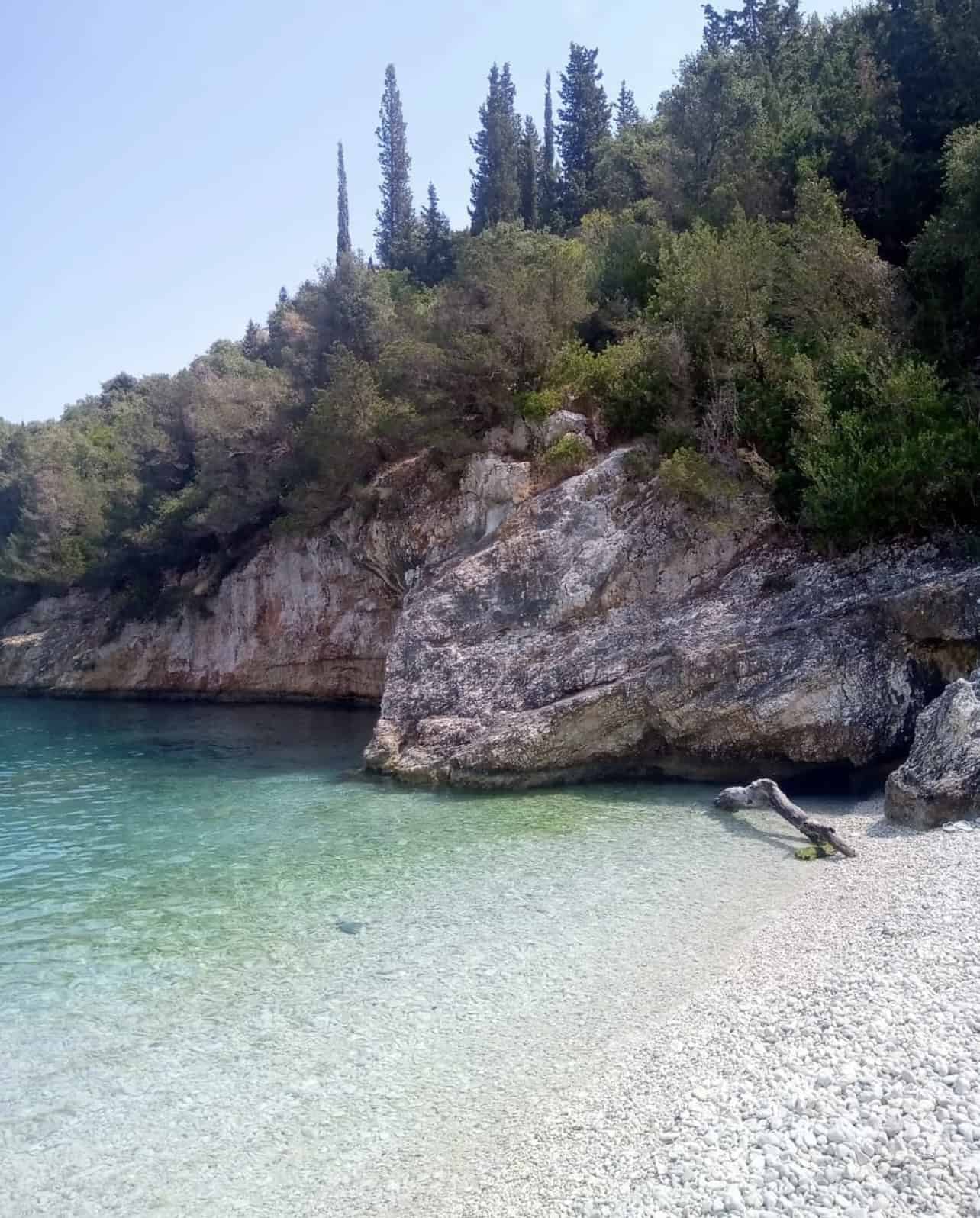 Η Κιμίλια και το Δαφνούδι στην Κεφαλονιά αποτελούν τη λίστα με τις δέκα καλύτερες απομονωμένες παραλίες στην Ευρώπη 7