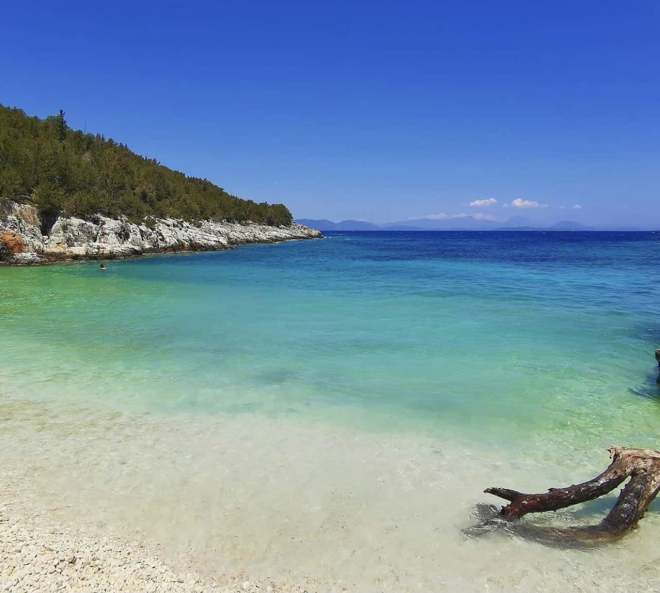 Τόσο η Kamilia όσο και το Dafnaudi της Κεφαλονιάς απαριθμούν τις δέκα απομονωμένες παραλίες στην Ευρώπη 8