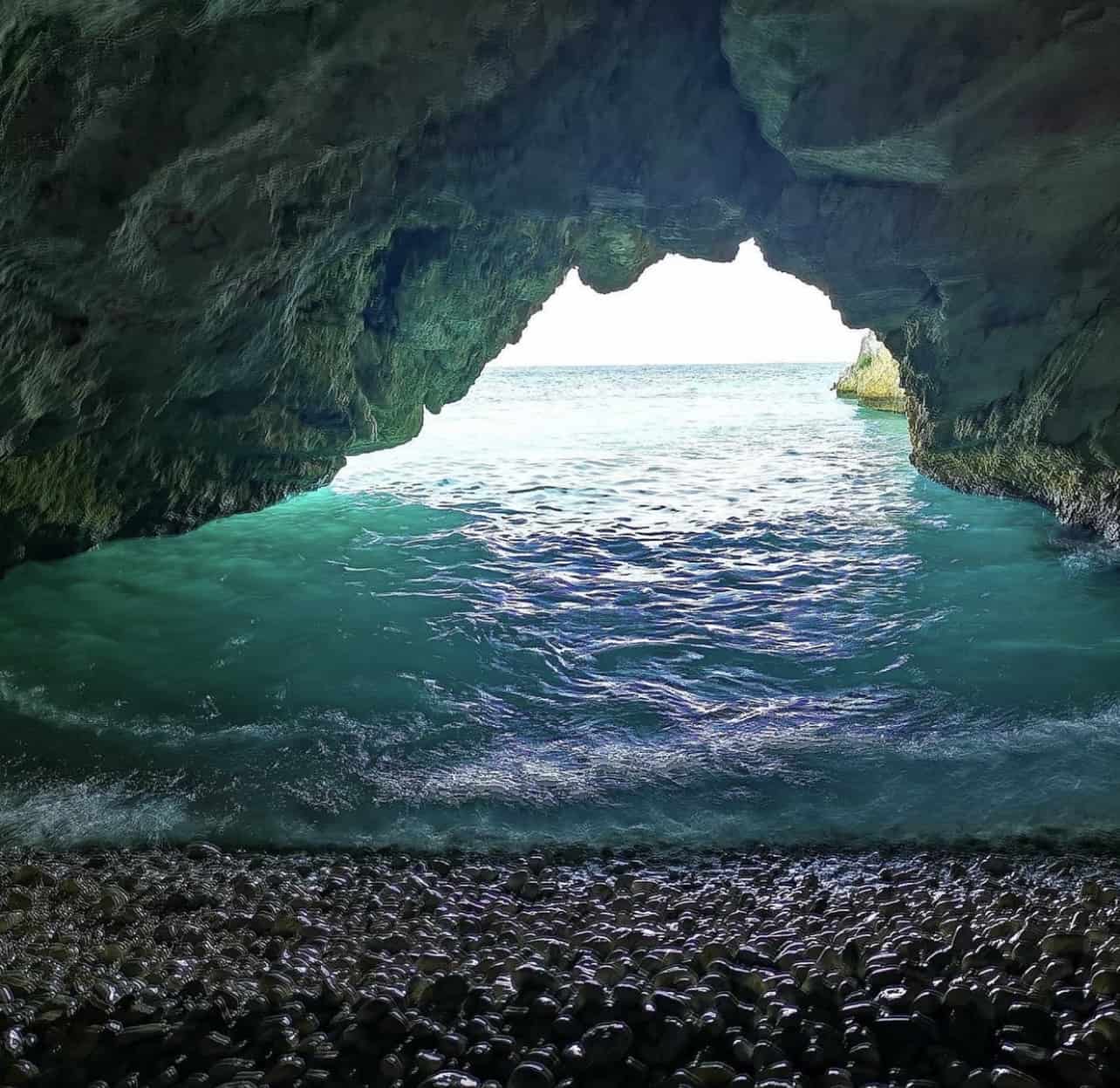Η Κιμίλια και το Δαφνούδι στην Κεφαλονιά αποτελούν τη λίστα με τις δέκα καλύτερες απομονωμένες παραλίες στην Ευρώπη 9