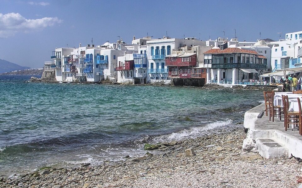 International tourism to Greece may pick up starting late June Albanian