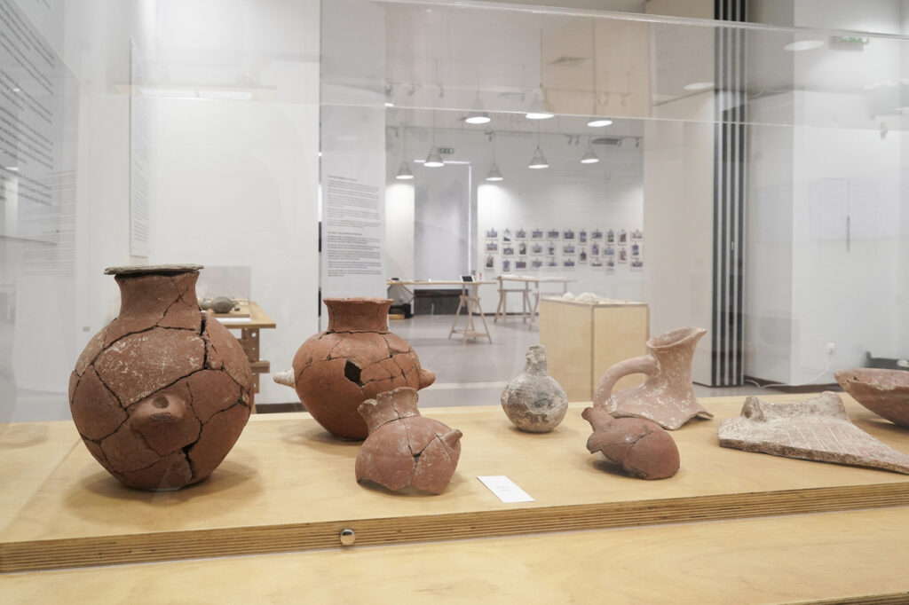 Archaeological artefacts from Keros and Daskalio at Athens Municipal Gallery