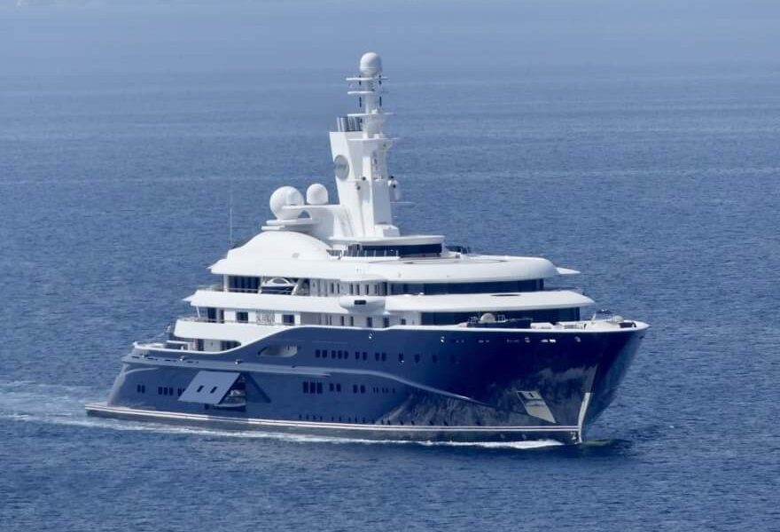 Sheikh of Qatar cruises into Skiathos on his Superyacht Al Mirqab 1