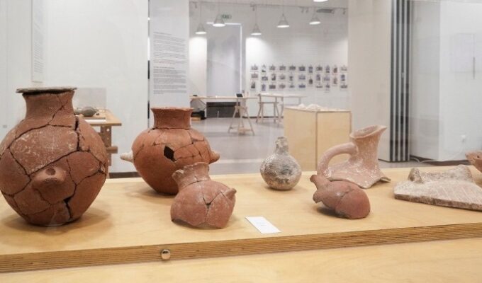 'Look across' to Keros, a settlement that began 4500 years ago, at the Athens Municipal Gallery 3