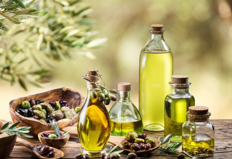 Greek olive oil exports exceeded €1 billion in 2023 for the first time!