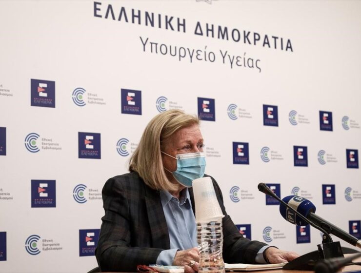 Greeks over 60 to receive AstraZeneca vaccine 2