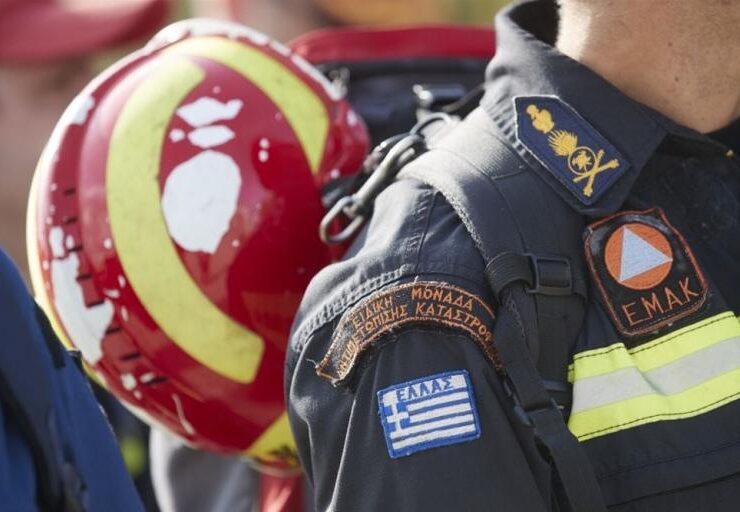 Greek firefighters seek exemption from compulsory vaccination 7