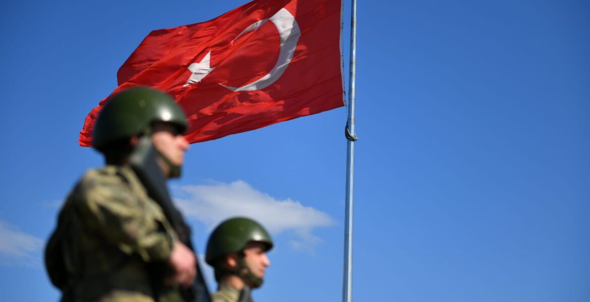 PKK TUrkish flag soldiers