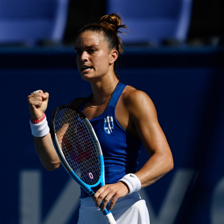 Maria Sakkari And Stefanos Tsitsipas Win 6-3, 6-4 Over The Canadians In ...