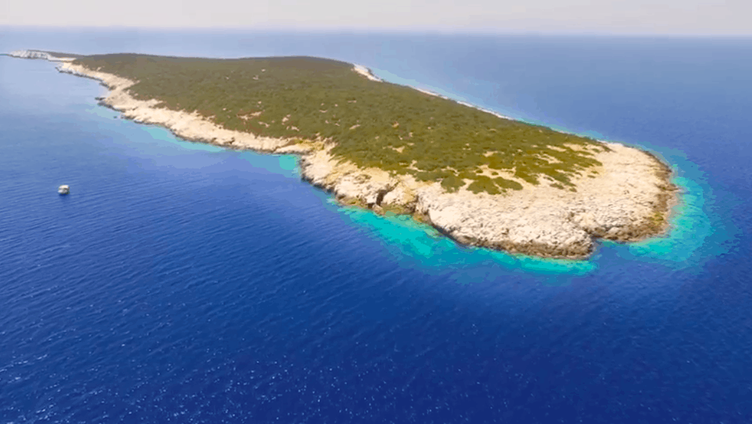 private island for sale Rinia