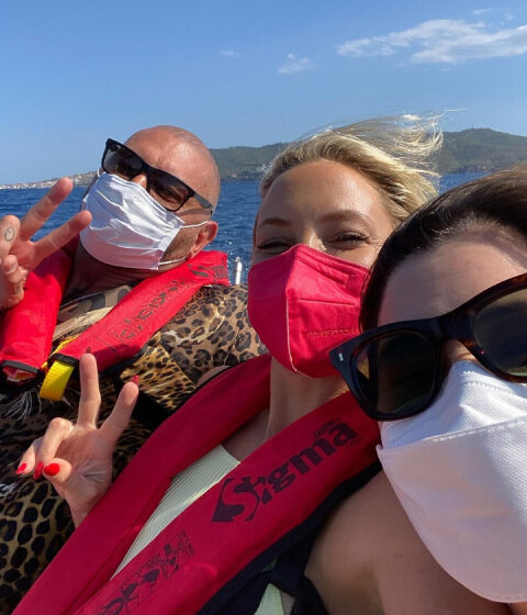 Kate Hudson updates her followers from her Greek vacation 1