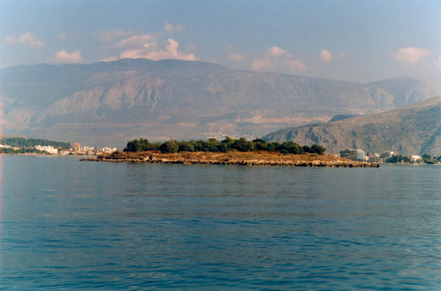 Το ιδιωτικό νησί του Αγίου Αθανασίου πωλείται στην Ελλάδα