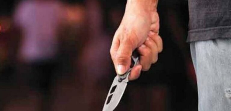 Gang of under-age kids stabbed and robbed student