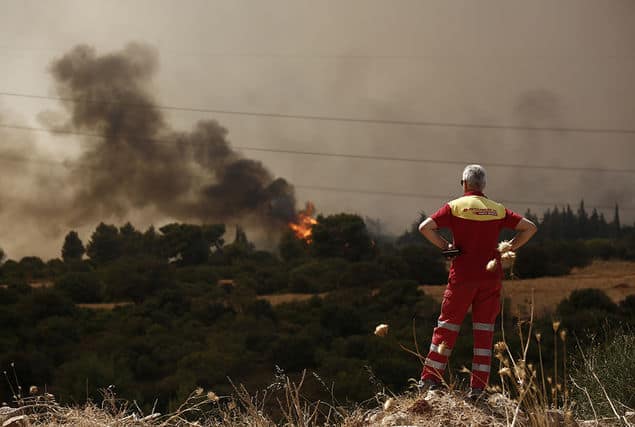 Η Ελλάδα σε εικόνες: Ο παράδεισος καίει σαν κόλαση 3