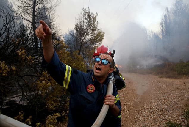 Η Ελλάδα σε εικόνες: Ο παράδεισος καίει σαν κόλαση 5