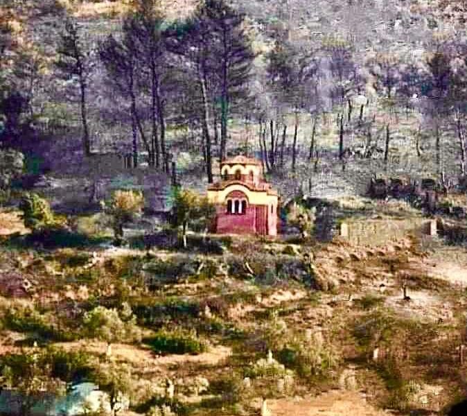 Chapel of the Virgo Panayia in Evia untouched by flames