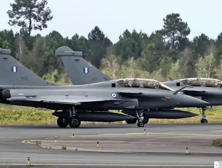 Video footage has originated on Monday showing Hellenic Airforce (HAF) pilots training on Rafale jets at the Bordeaux-Mérignac Air Base in southwestern France. 2