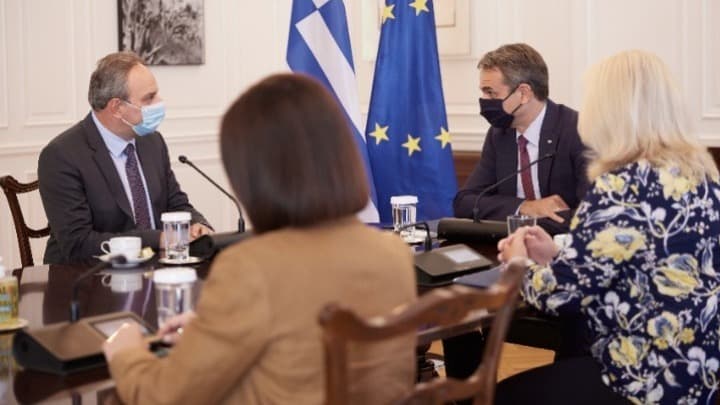 Prime Minister Kyriakos Mitsotakis met on Wednesday with the new General Secretary of Cyprus' AKEL party, Stefanos Stefanou