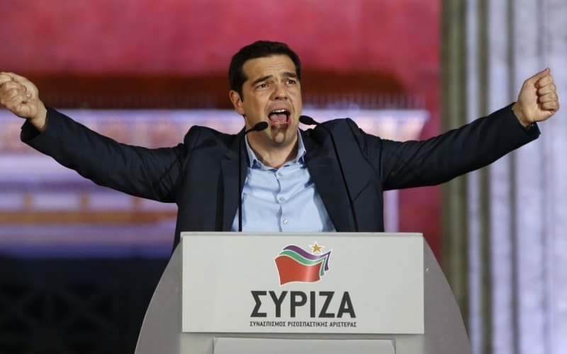 Tsipras sees victory for Syriza and end of the Mitsotakis government with early elections 1