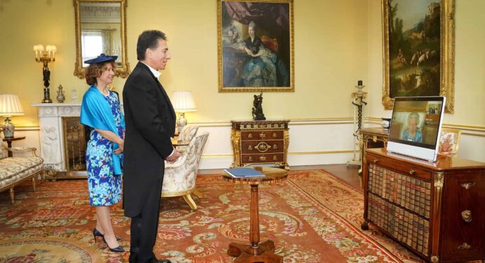 Ambassador Ioannis Raptakis in Audience with HM The Queen