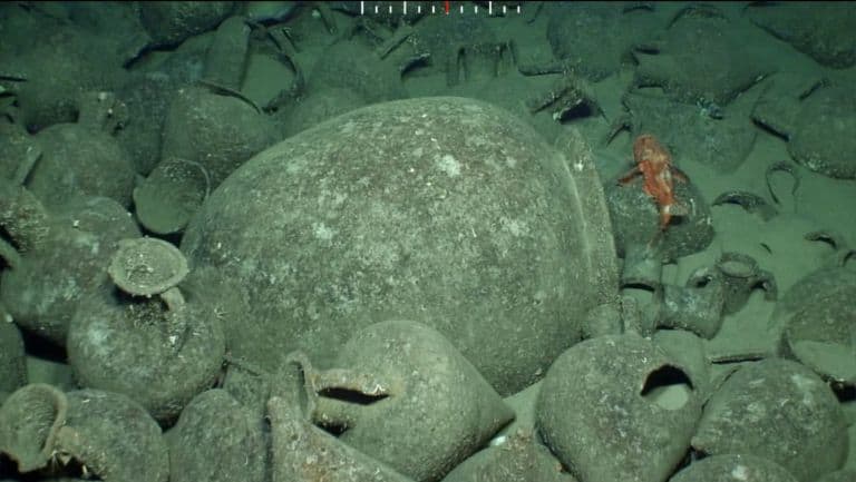Ancient shipwreck off Peloponnese had a cargo of amphorae 2