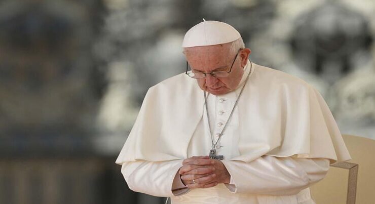 pope praying