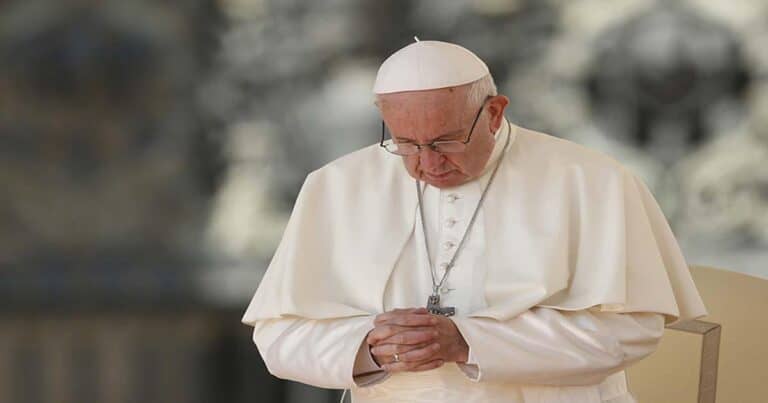 pope praying