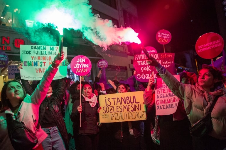 Turkish lira protest income