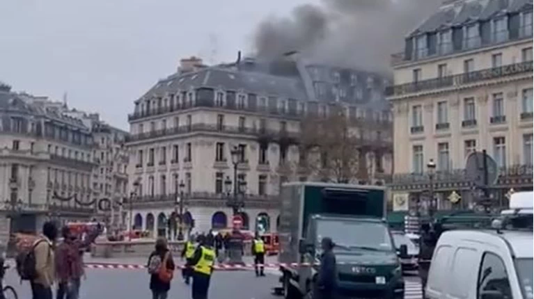 Fire beaks out near Place de L'Opera in central Paris 1