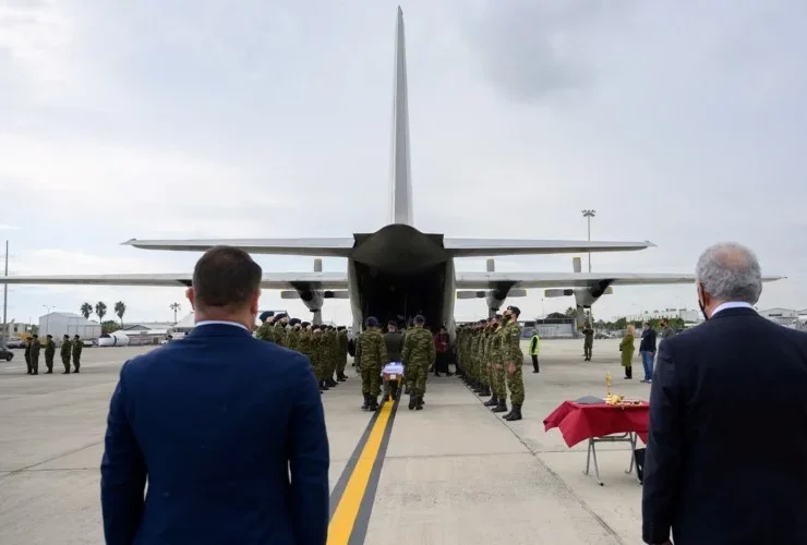 Remains of 7 Greek heroes killed during Turkish invasion of Cyprus returned to Greece (VIDEO) 1