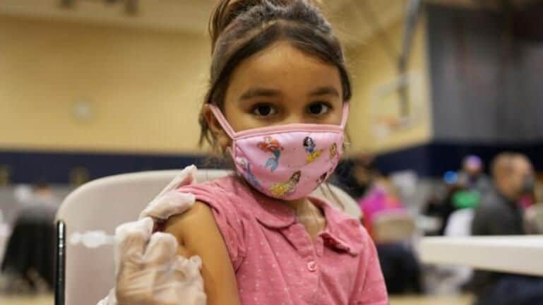 Greece starts vaccination of children aged 5-11