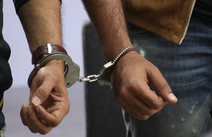 handcuffs arrested Pakistanis Thessaloniki