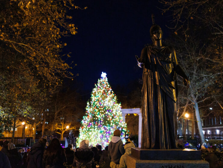 Astoria community celebrates Christmas tree lighting in Athens Square Park 5