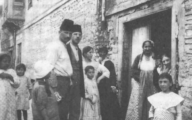 Jews of Salonika 1917 e1467746179845 640x400 1