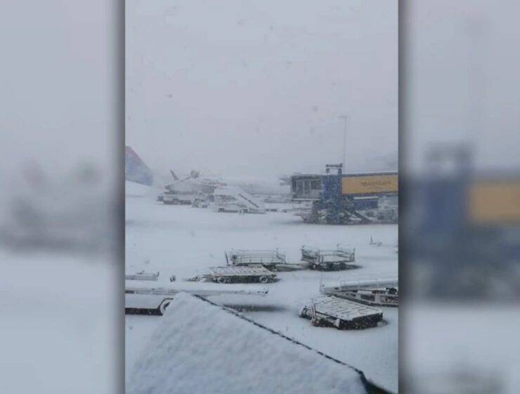 Elpis Athens Eleftherios venizelos airport January 24, 2022. snow