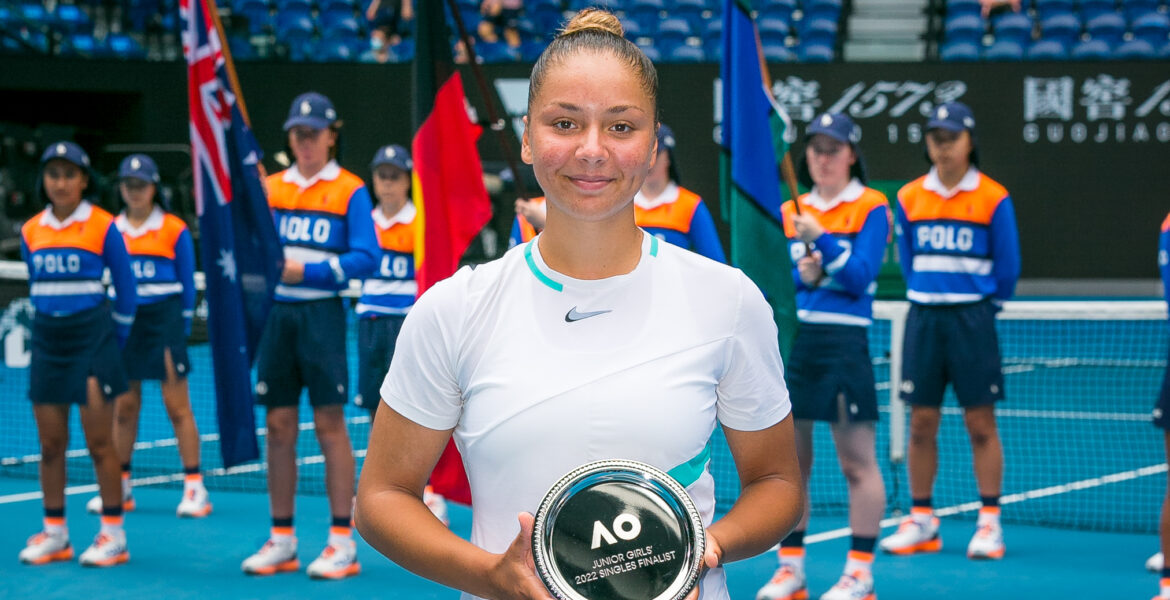 Petra Marcinko defeats Sofia Costoulas 7-5 6-1 to take the girls' singles title 1