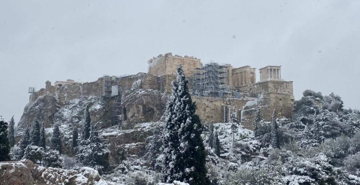 Elpis Snowstorm Athens January 24, 2022. best photos