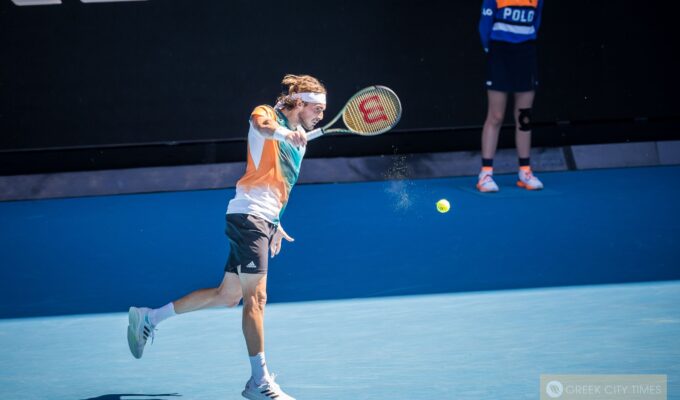 Tsitsipas back from the brink to set up a semi-final clash with Zverev in Monte Carlo 4