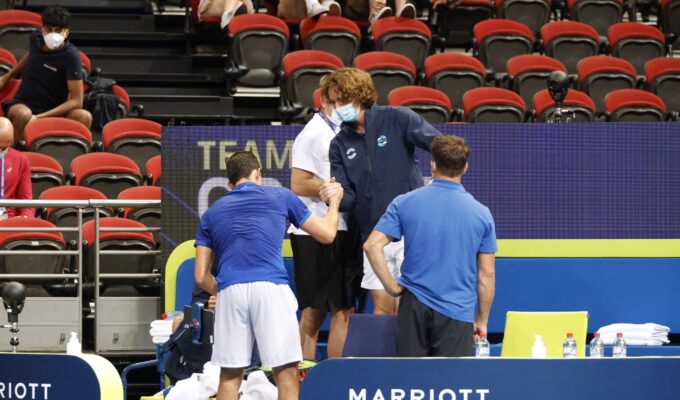 Tsitsipas elbow scare on opening day of ATP Cup withdraws from first game 7