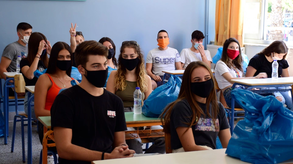 Greek schools to open next week under Covid-19 self-testing regime 2
