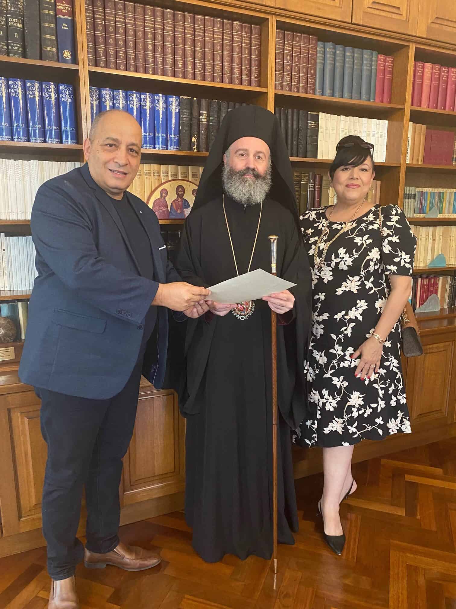 Ο Αρχιεπίσκοπος Μακάριος προσχωρεί στην Ελληνική Κοινότητα στον Γιάννη Κότσιρα 6. Τελετή